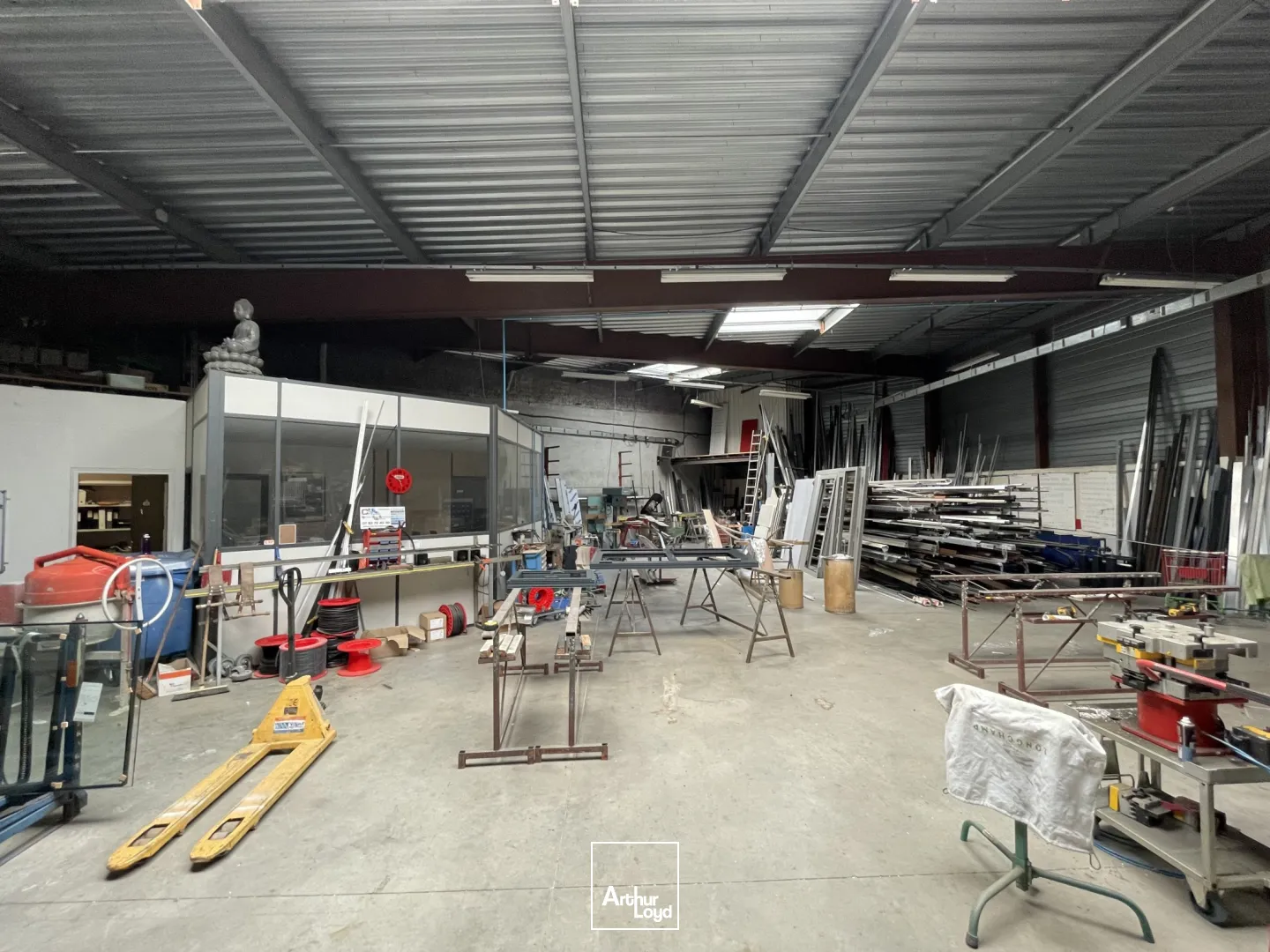 local d'activité - Négoce 365 m² environ