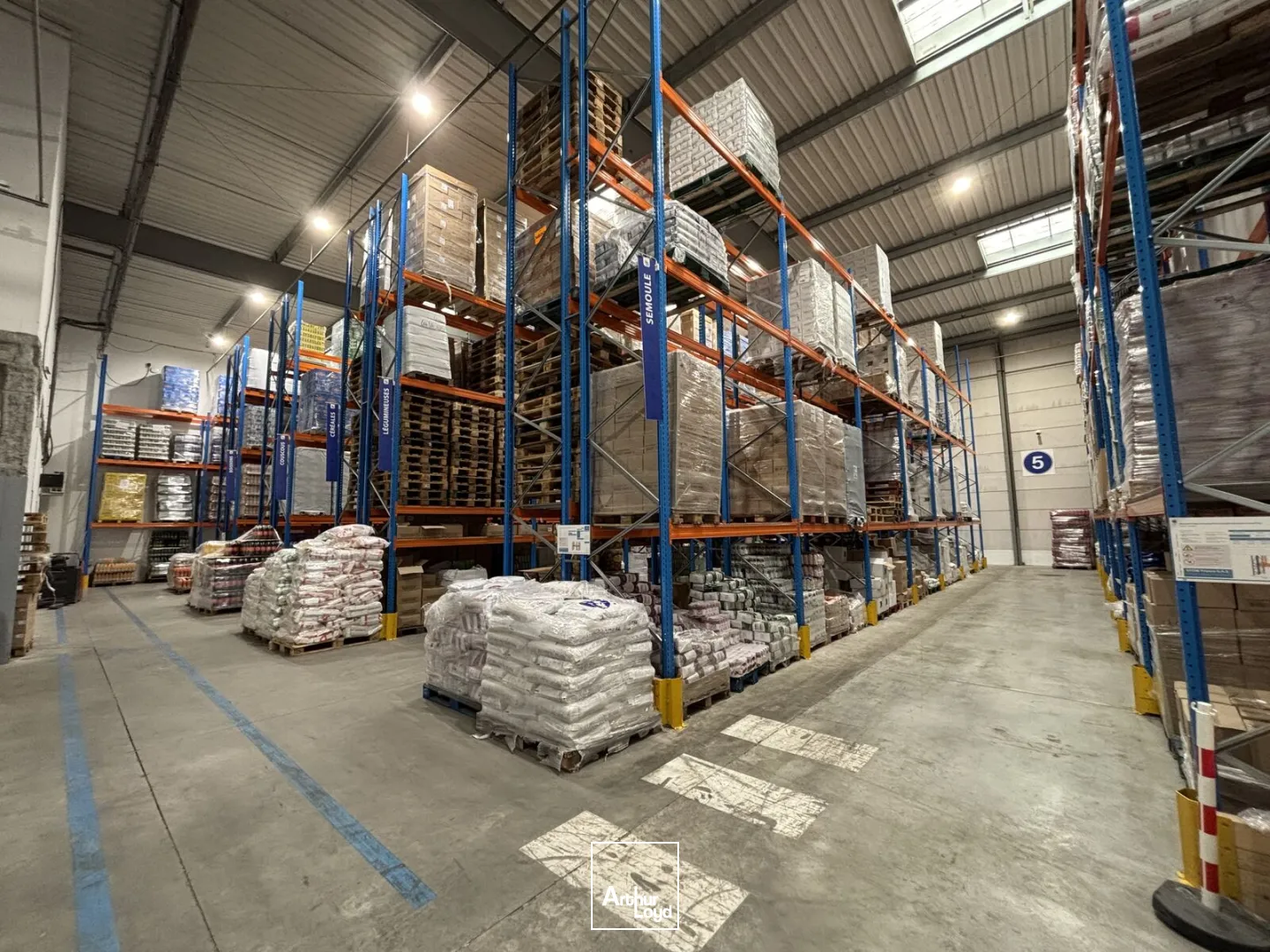 Locaux d'activité sur site clos, à Gennevilliers, à proximité des quais de Seine