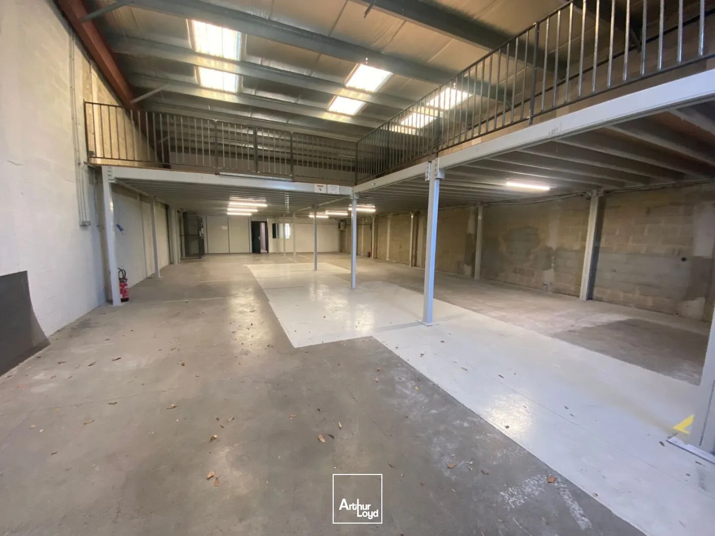 Locaux d'activités rénovés à louer - ZFU - 13016 Marseille