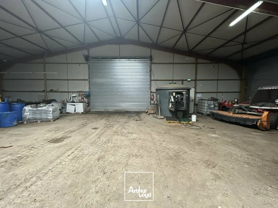 LOCAL D'ACTIVITE - ENTREPOT à LOUER de 600 m²