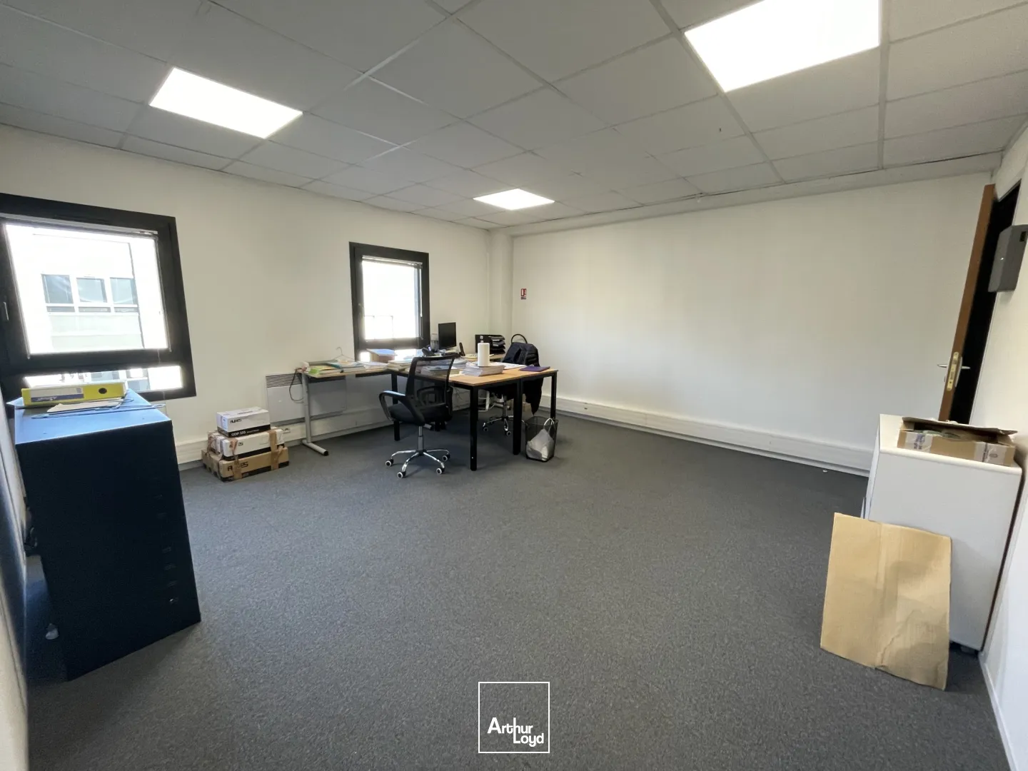 Bâtiment mixte bureaux/ stockage à louer - Emplacement stratégique La Pilaterie, proche axes majeurs