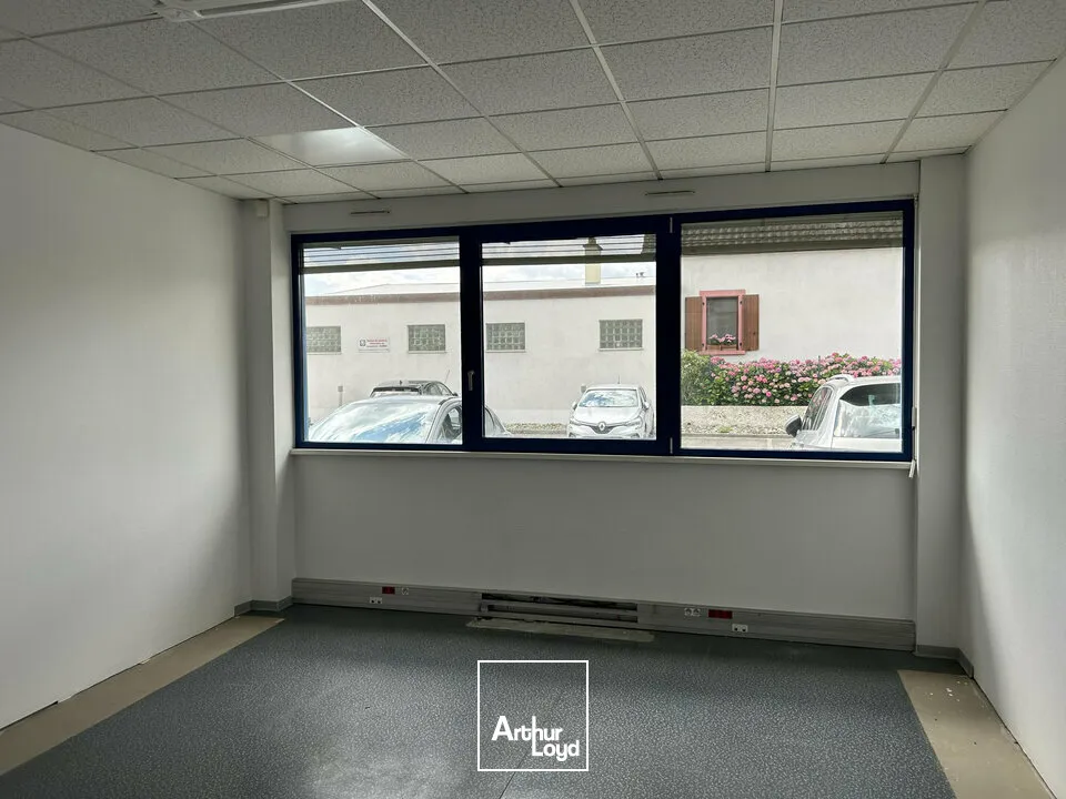 BUREAUX à VENDRE de 786 m²