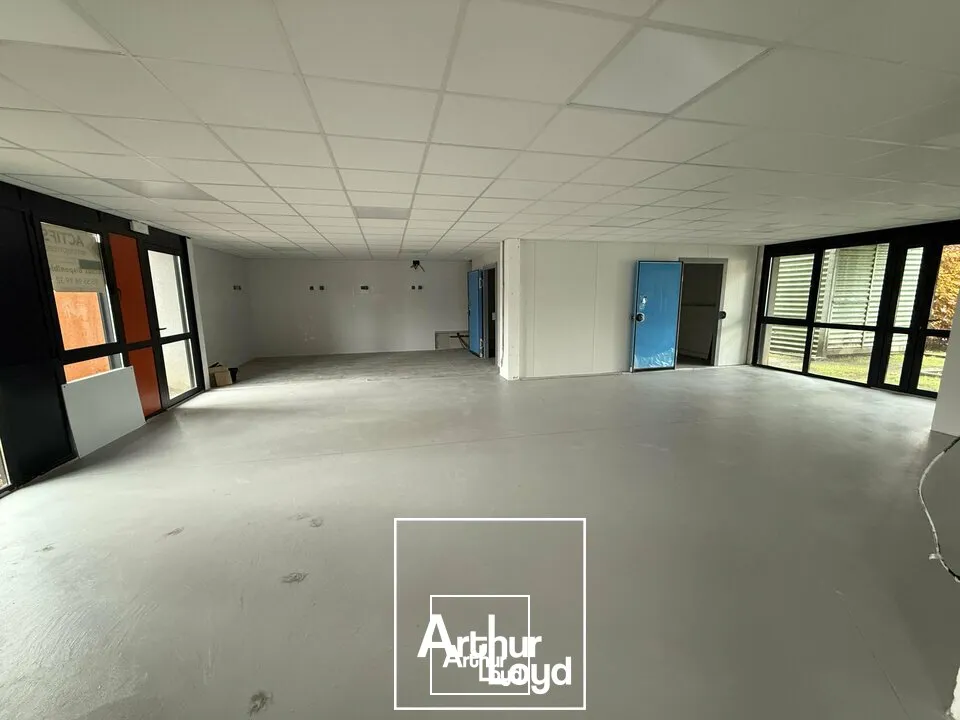 Local commercial/Bureaux  174 m² accessibles PMR  Brive-la-Gaillarde