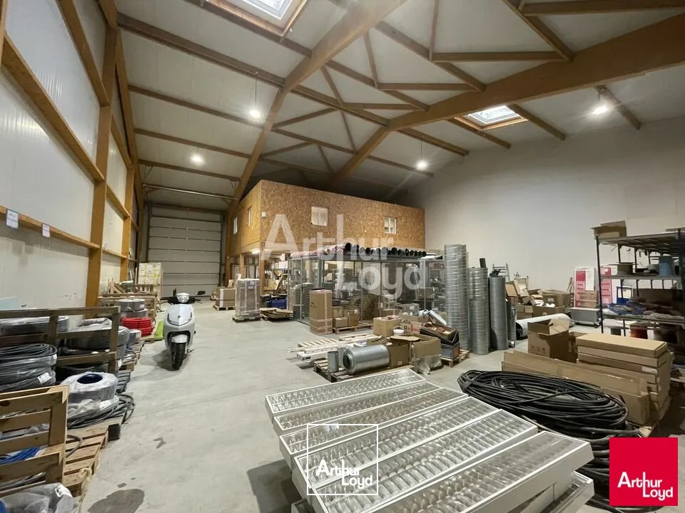LE PLESSIS GRAMMOIRE LOCAL D'ACTIVITÉ 425 m² A LOUER