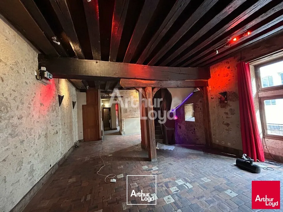 BLOIS - LOCATION LOCAL COMMERCIAL DE 151,06 M² - CENTRE VILLE