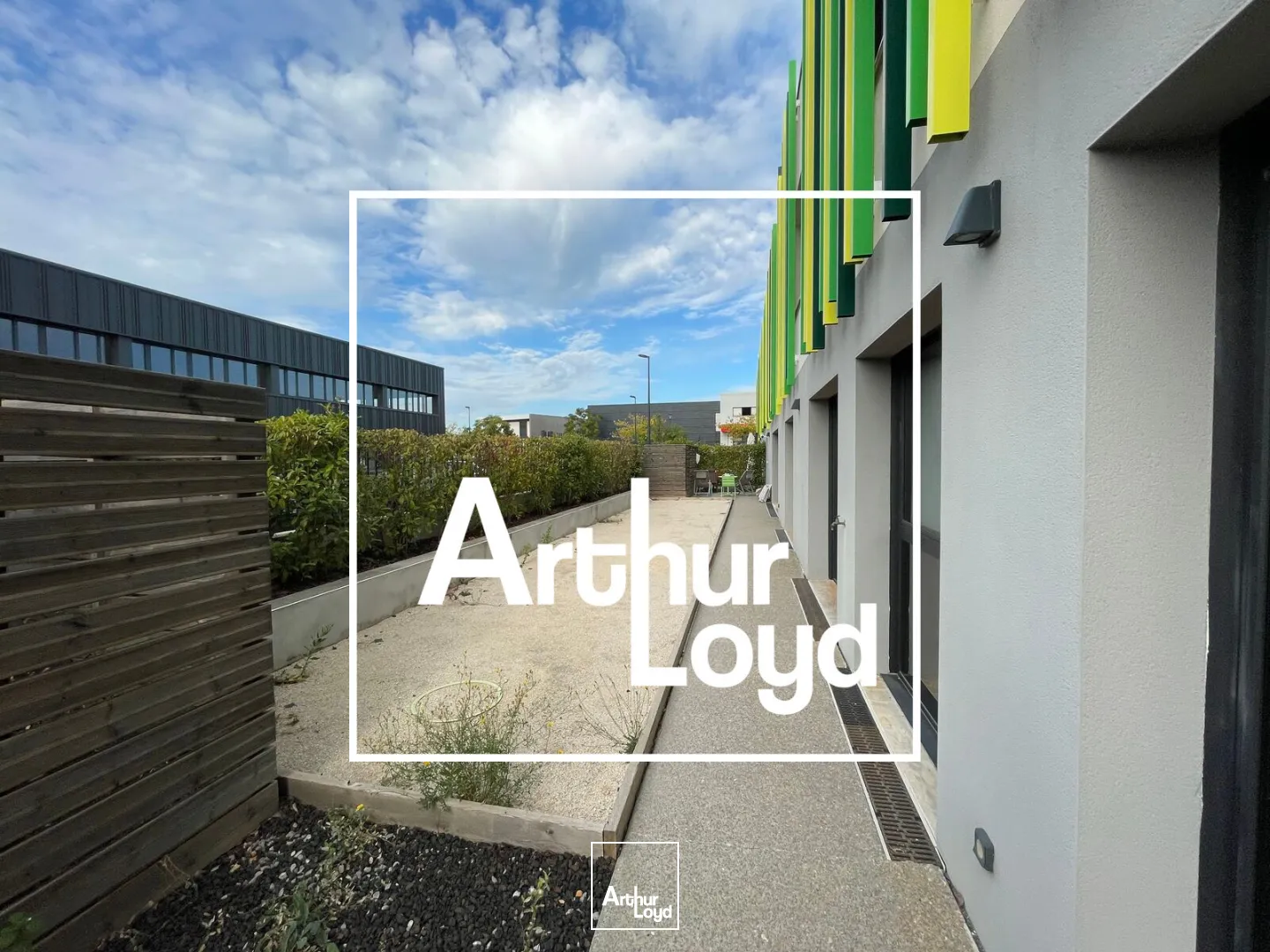 IMMEUBLE DE BUREAUX INDEPENDANT DE 1890 m2 A VENDRE - MAUGUIO FREJORGUES EST