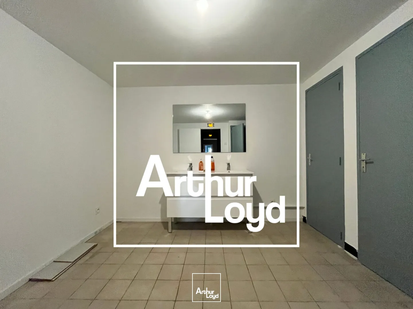 Locaux d'activités lumineux et modulables + terrain à louer - VauvertAccessibilité optimale pour activité logistique et tertiaire