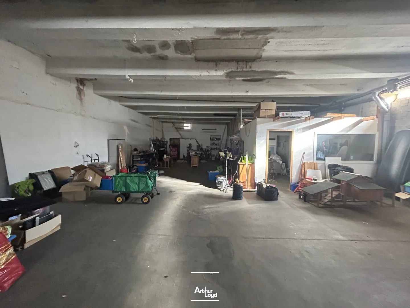 Local d'activités à vendre