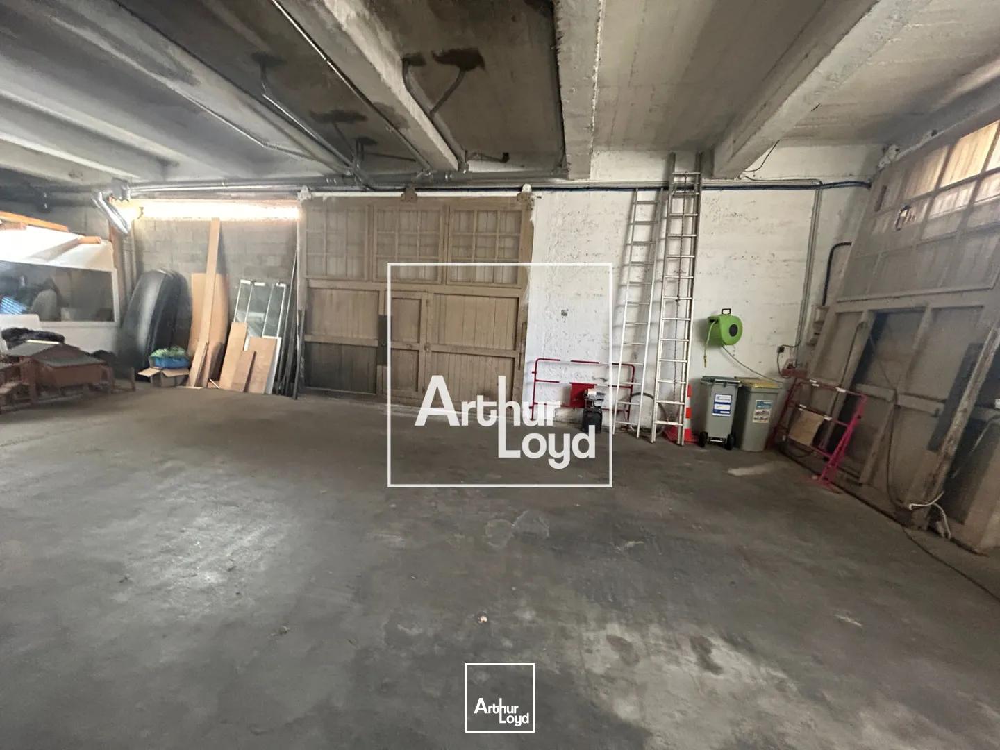 Local d'activités à vendre