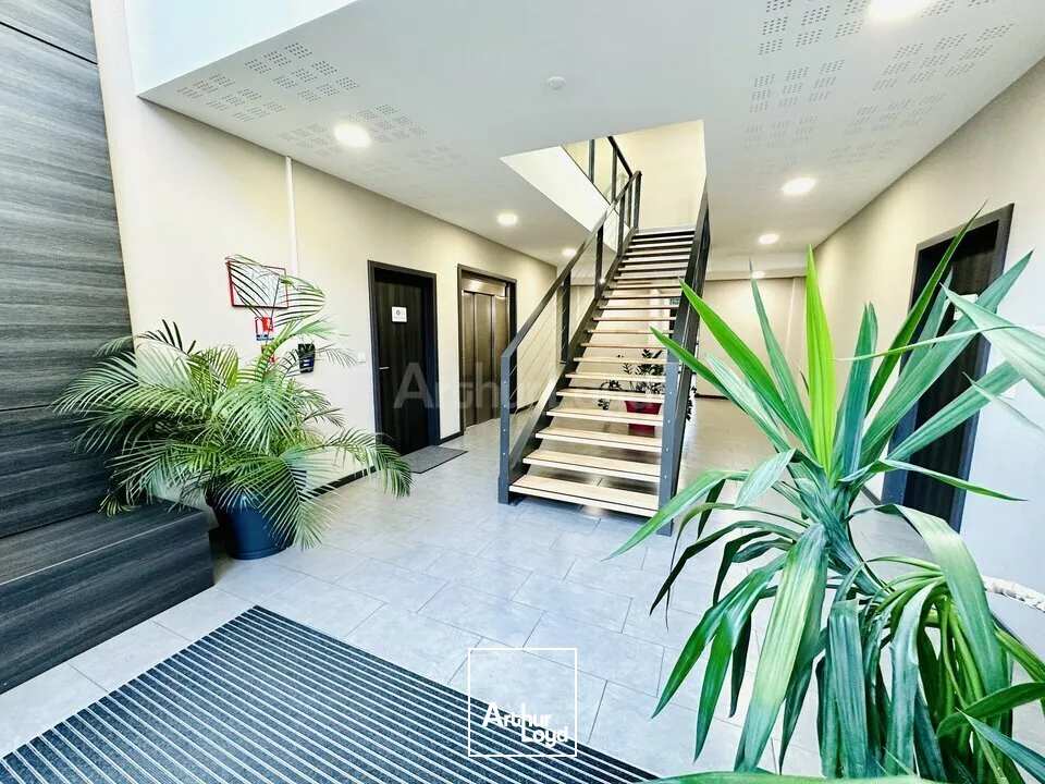 BUREAUX à LOUER de 74.4 m²