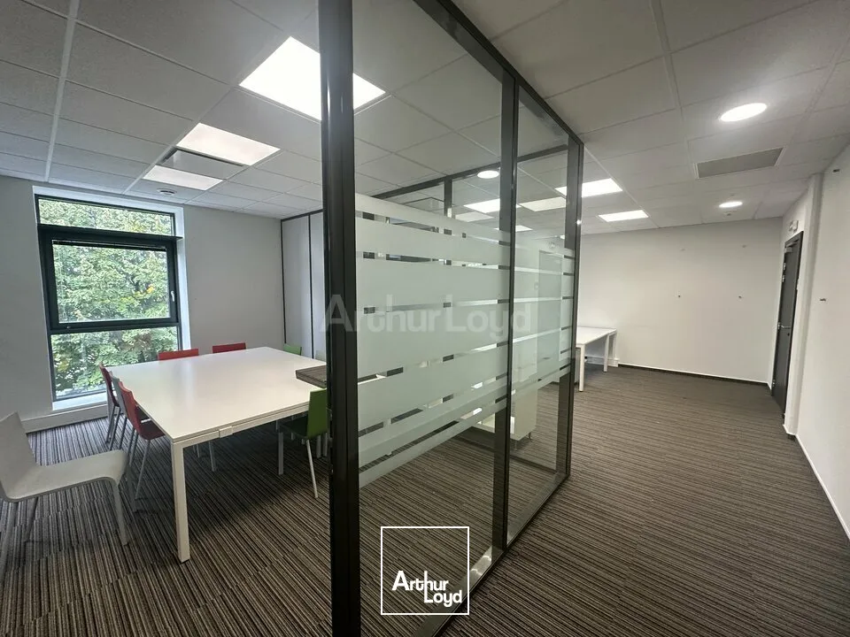BUREAUX à LOUER de 74.4 m²
