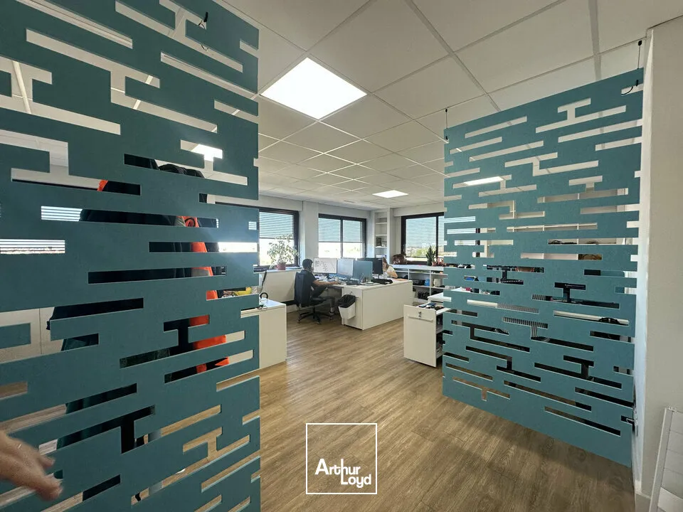 BUREAUX à VENDRE de 435.99 m²