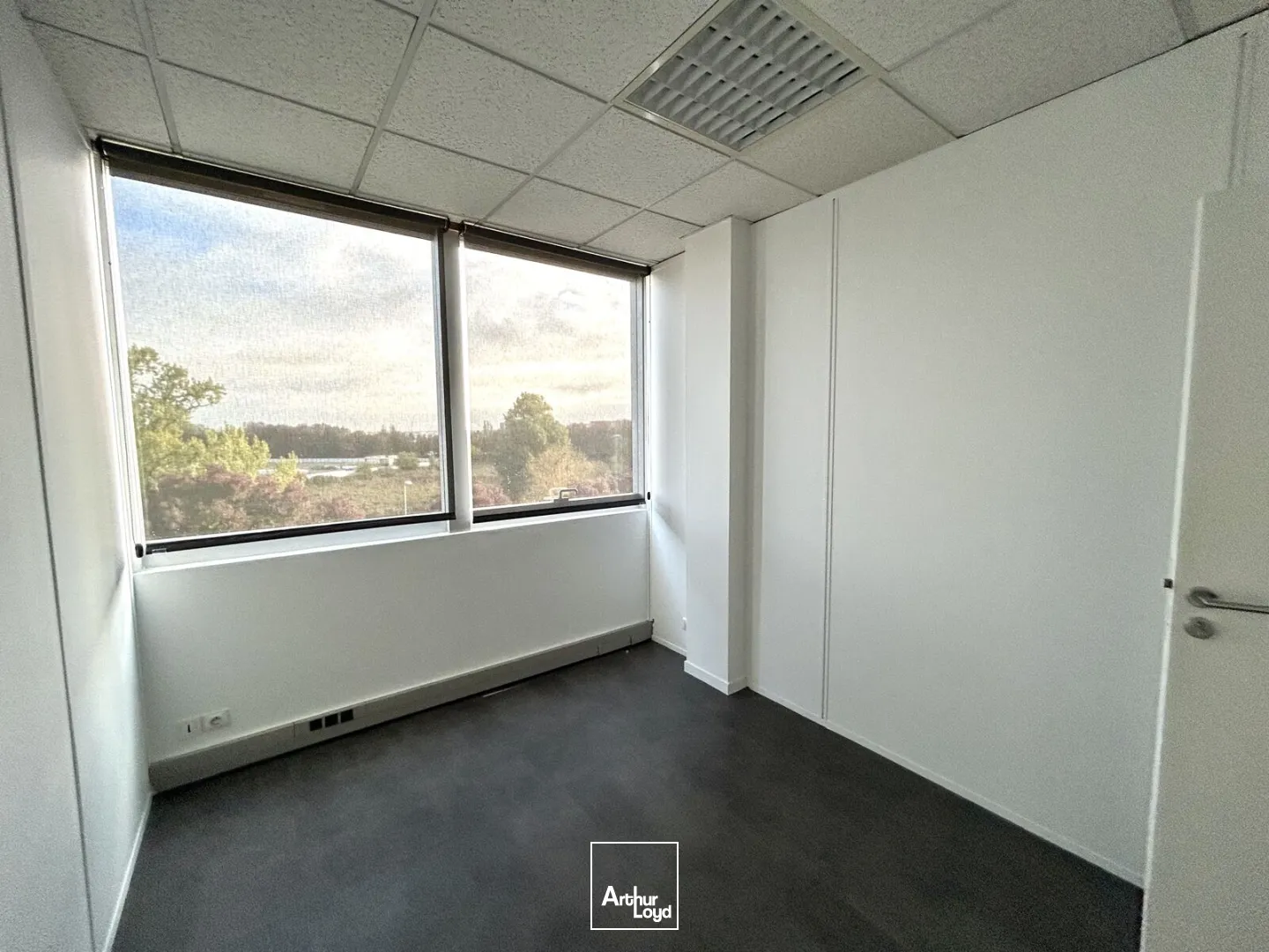 A louer - Bureaux 1430 m² divisibles à partir de 119 m² - Bureaux du Parc - Bordeaux Lac