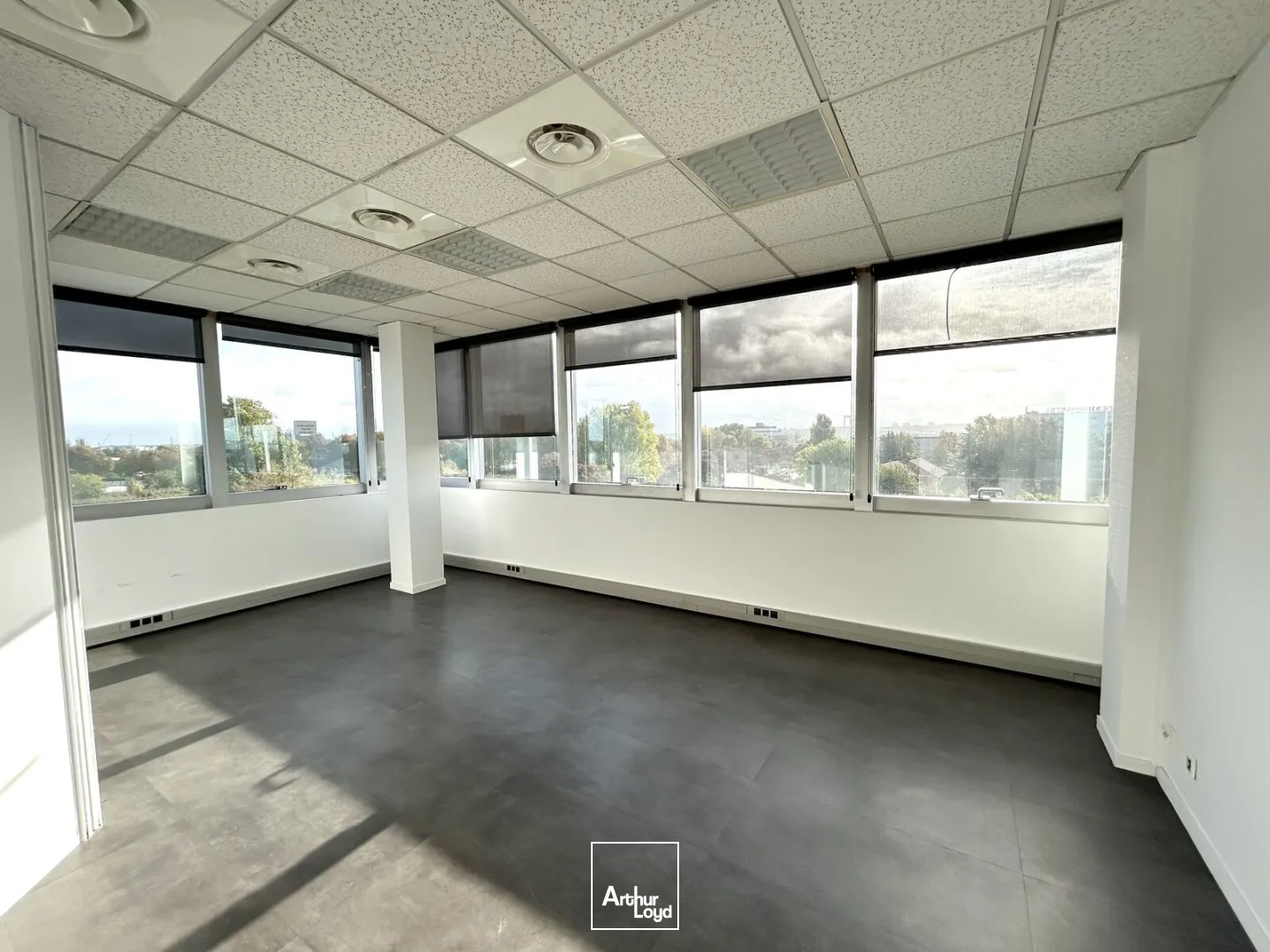 A louer - Bureaux 1430 m² divisibles à partir de 119 m² - Bureaux du Parc - Bordeaux Lac