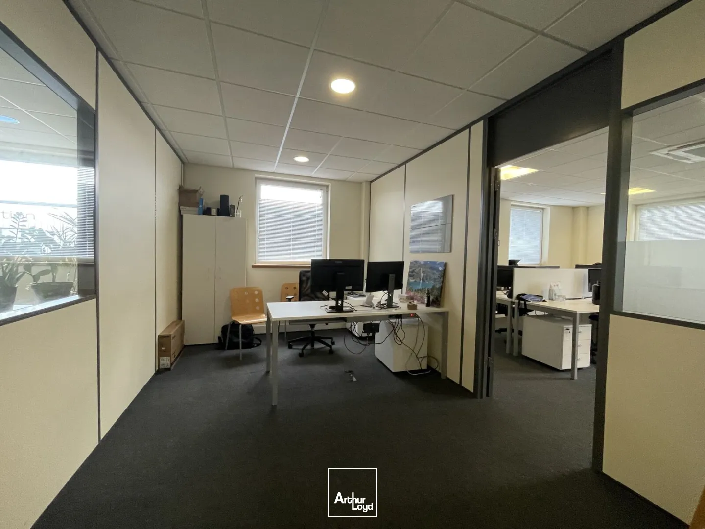 Immeuble tertiaire indépendant à louer ai CIT de Roncq