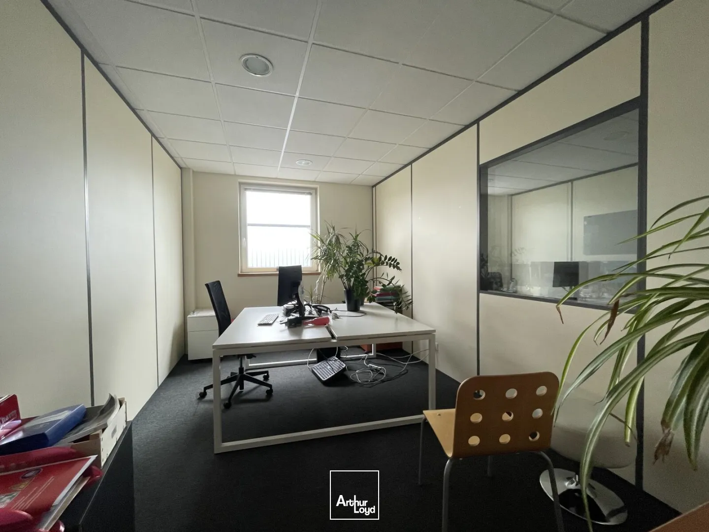 Immeuble tertiaire indépendant à louer ai CIT de Roncq