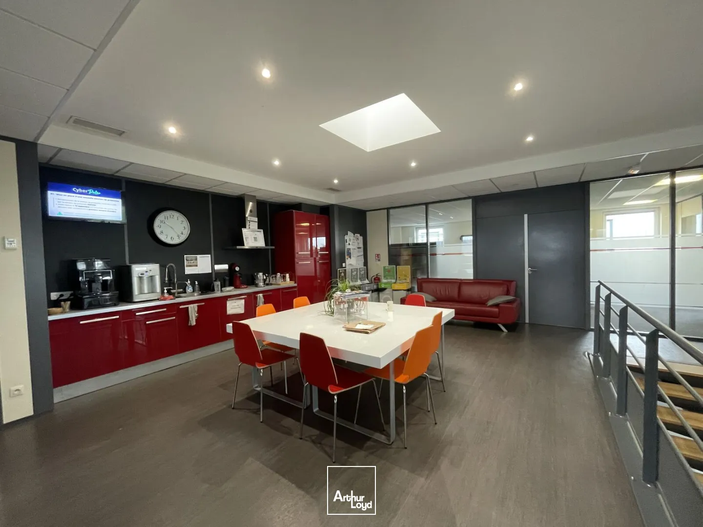 Immeuble tertiaire indépendant à louer ai CIT de Roncq