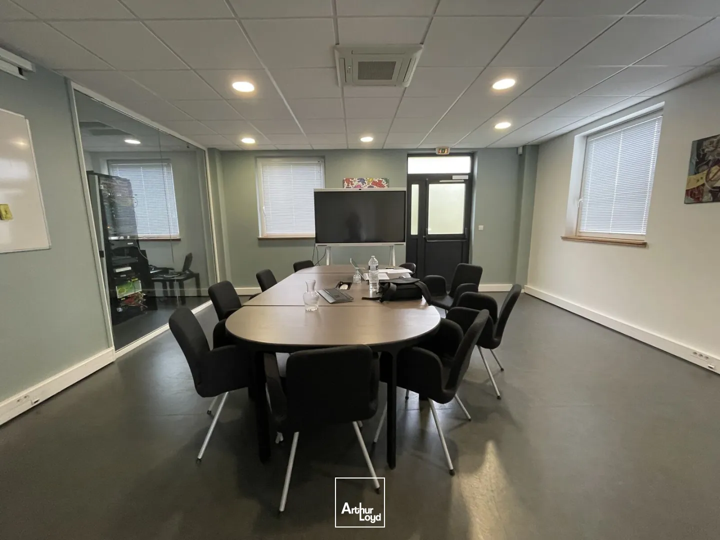 Immeuble tertiaire indépendant à louer ai CIT de Roncq