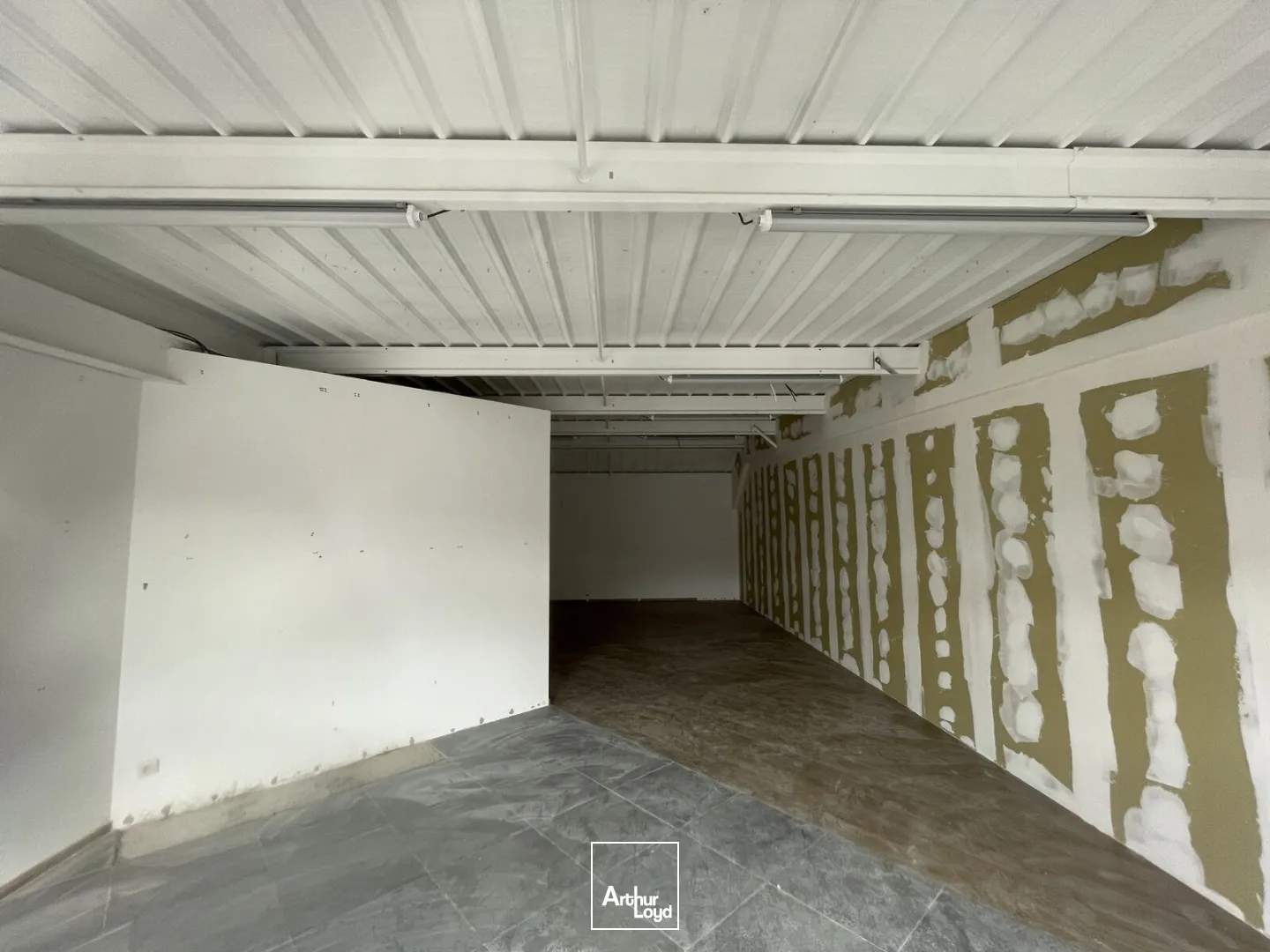 Local commercial 71 m² à vendre - Emplacement premium dans zone commerciale à Agde