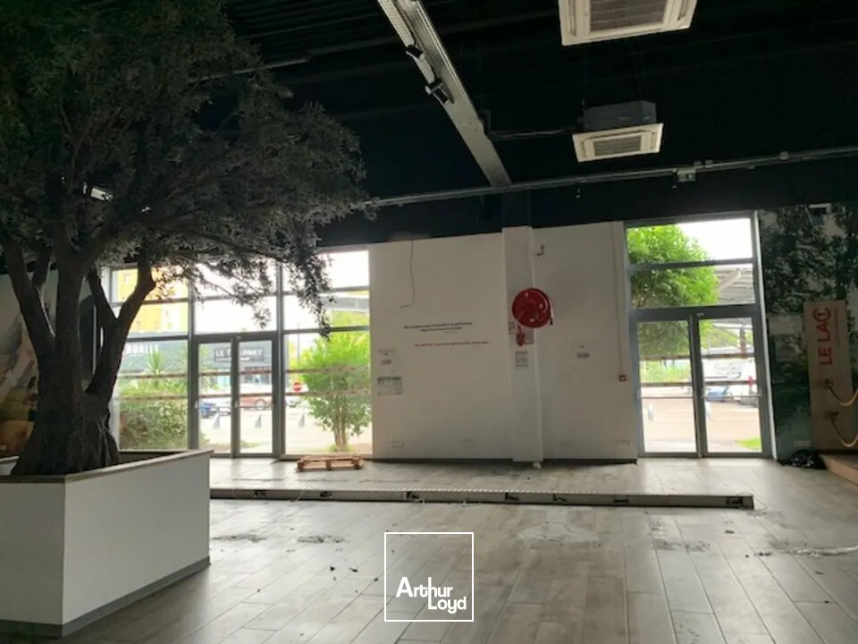 AVIGNON CENTRE COMMERCIAL CAP SUD local commercial à louer d'environ 1200 m2