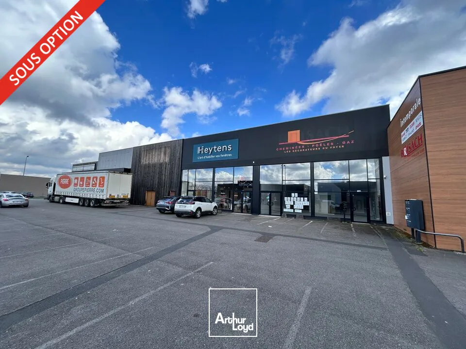 LOCAL COMMERCIAL à LOUER de 367.5 m²