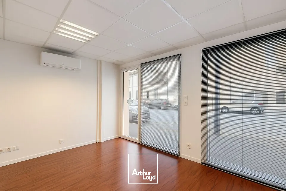 À LOUER  LOCAL COMMERCIAL / BUREAUX  CENTRE-VILLE LA ROCHE-SUR-YON (85)