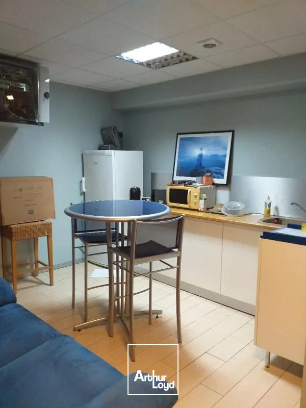 A louer plateau Bureaux 159 m2 à Dillon Stade