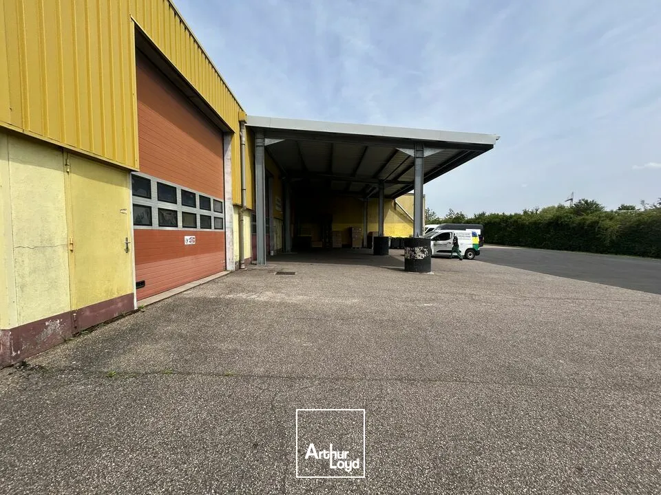 LOCAL D'ACTIVITE - ENTREPOT à VENDRE de 2374 m²