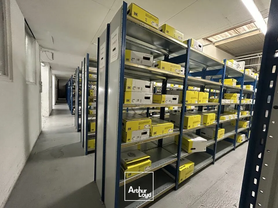 LOCAL D'ACTIVITE - ENTREPOT à VENDRE de 2374 m²