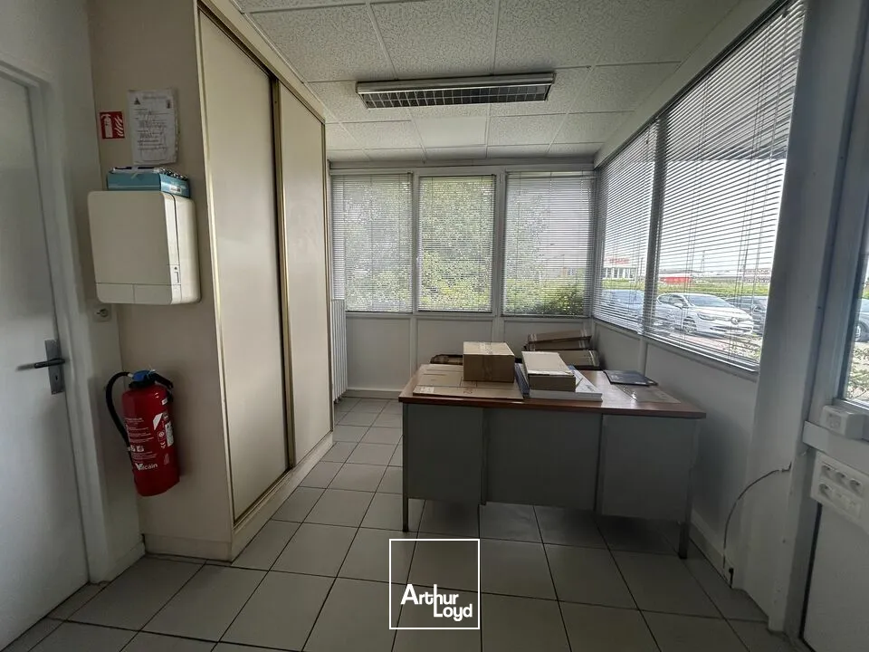 LOCAL D'ACTIVITE - ENTREPOT à VENDRE de 2374 m²