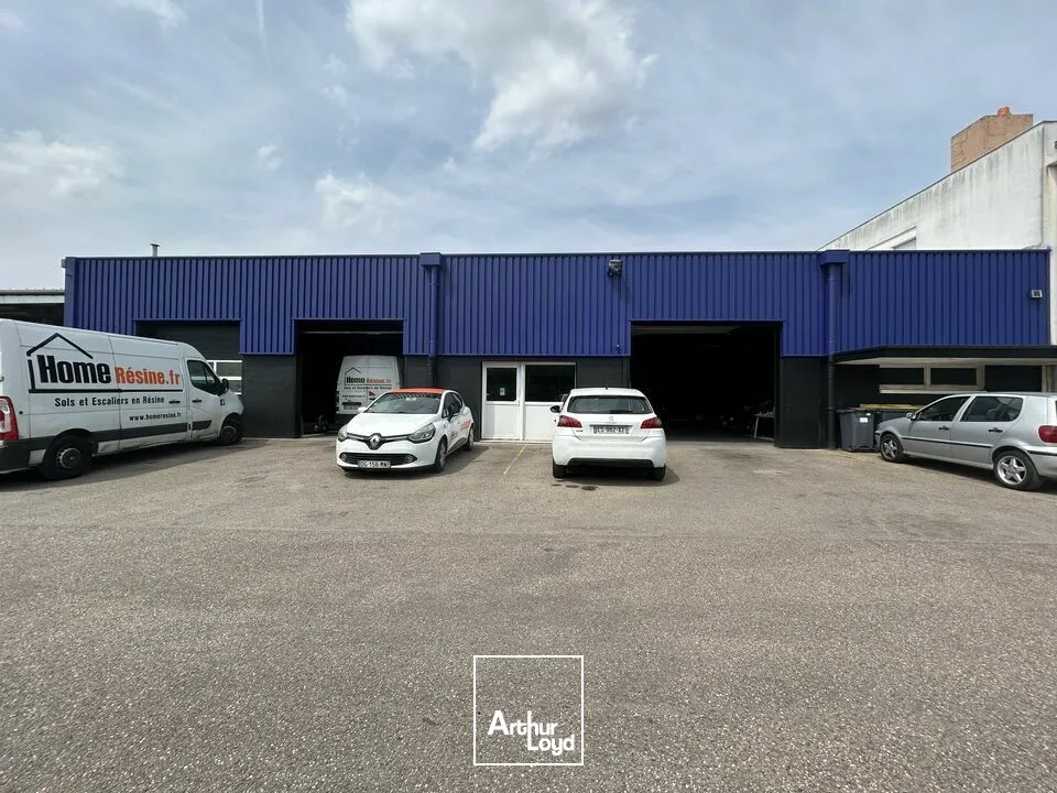 LOCAL D'ACTIVITE - ENTREPOT à VENDRE de 2374 m²