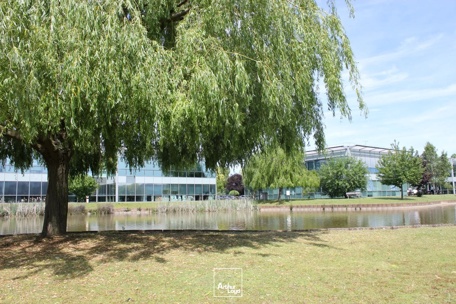 Plus qu'un lieu, une opportunité : 2214 m² de bureaux indépendants à louer à Paris Nord 2 Roissy 