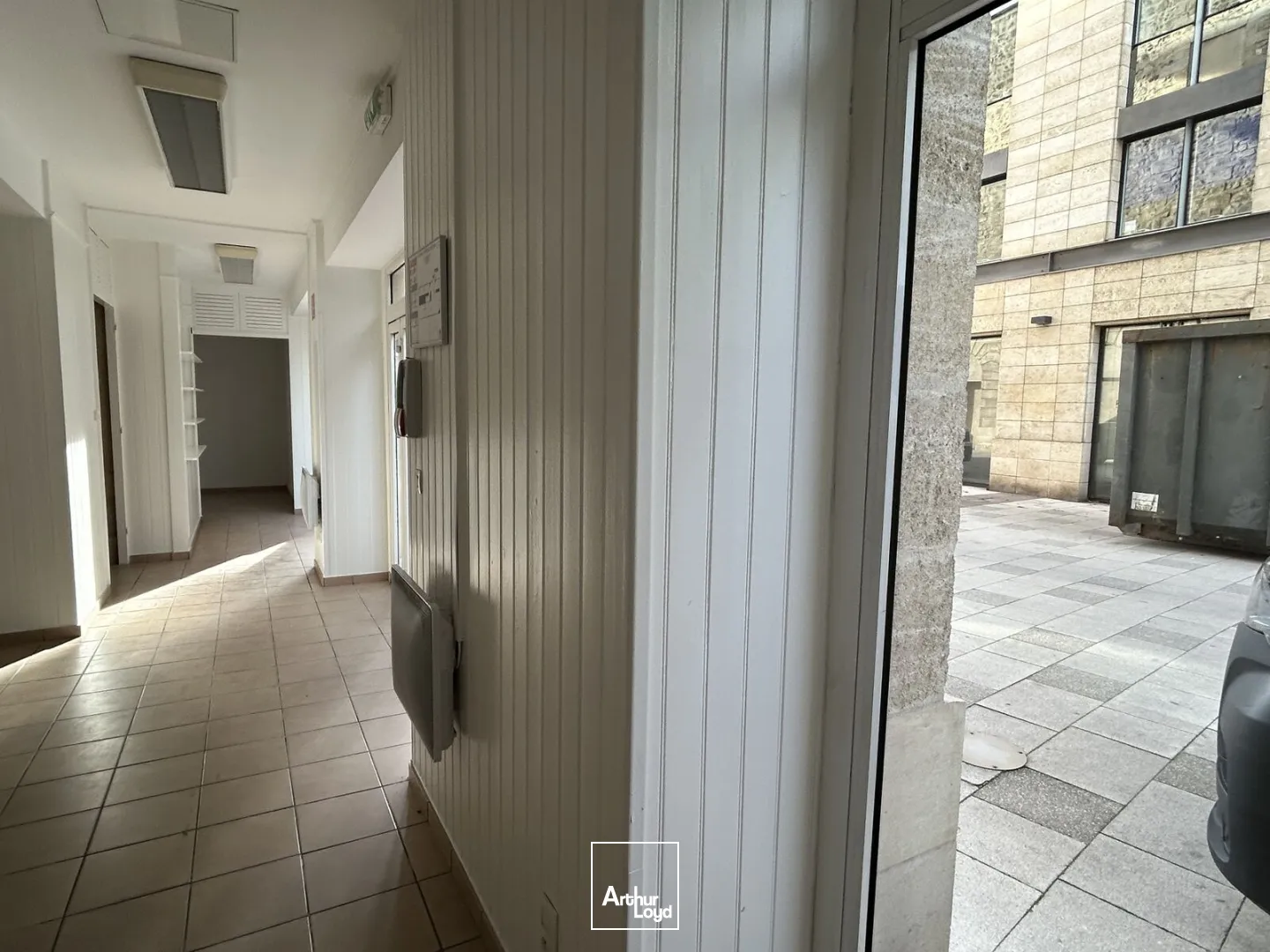 À louer au coeur des Chartrons à Bordeaux local commercial de 150 m²