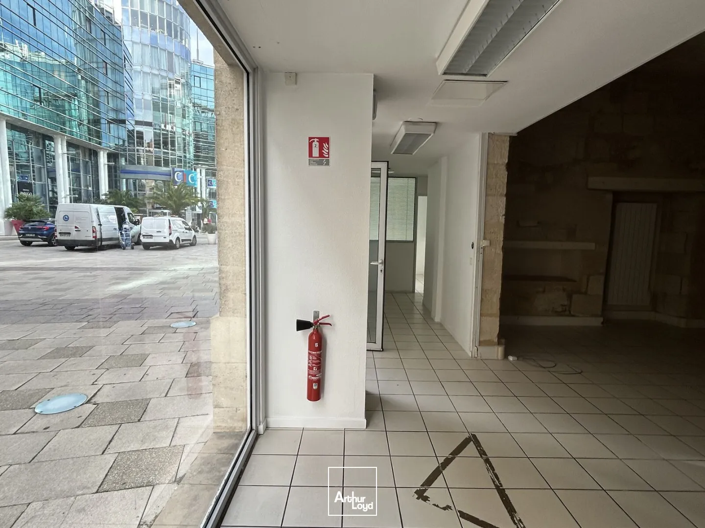 À louer au coeur des Chartrons à Bordeaux local commercial de 150 m²
