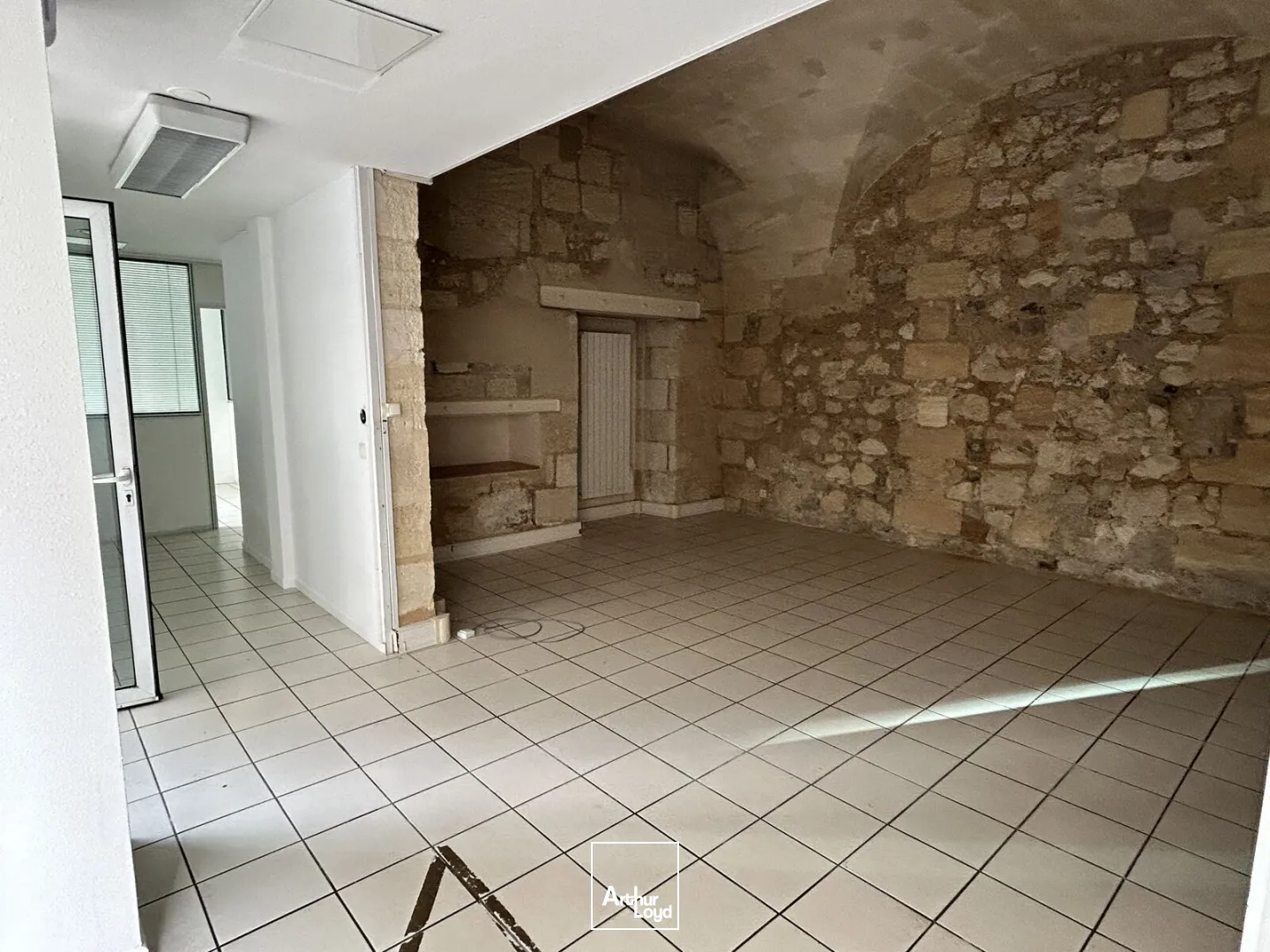 À louer au coeur des Chartrons à Bordeaux local commercial de 150 m²