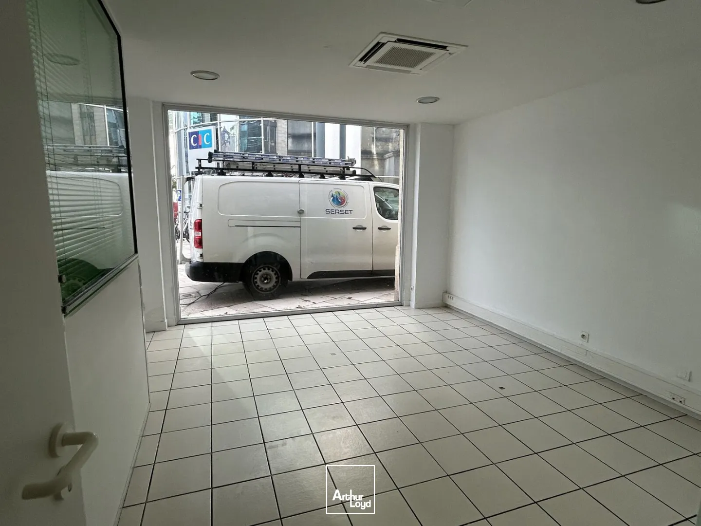 À louer au coeur des Chartrons à Bordeaux local commercial de 150 m²