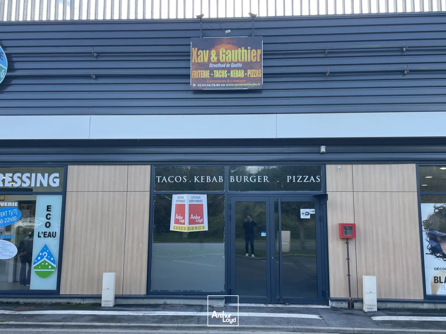 Locaux commerciaux à louer Cucq - Cellules de 75 m² et 242 m² en zone commerciale avec belle vitrine