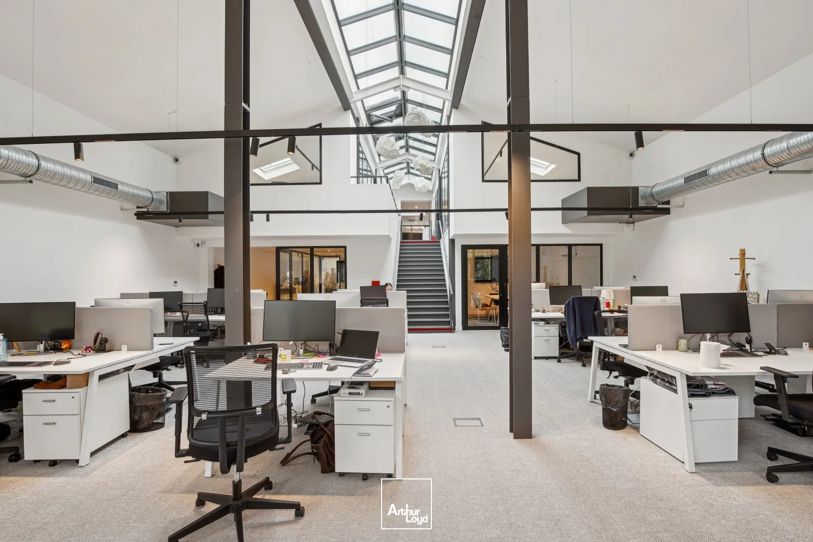 Loft industriel à vendre avec terrasse privative à Courbevoie