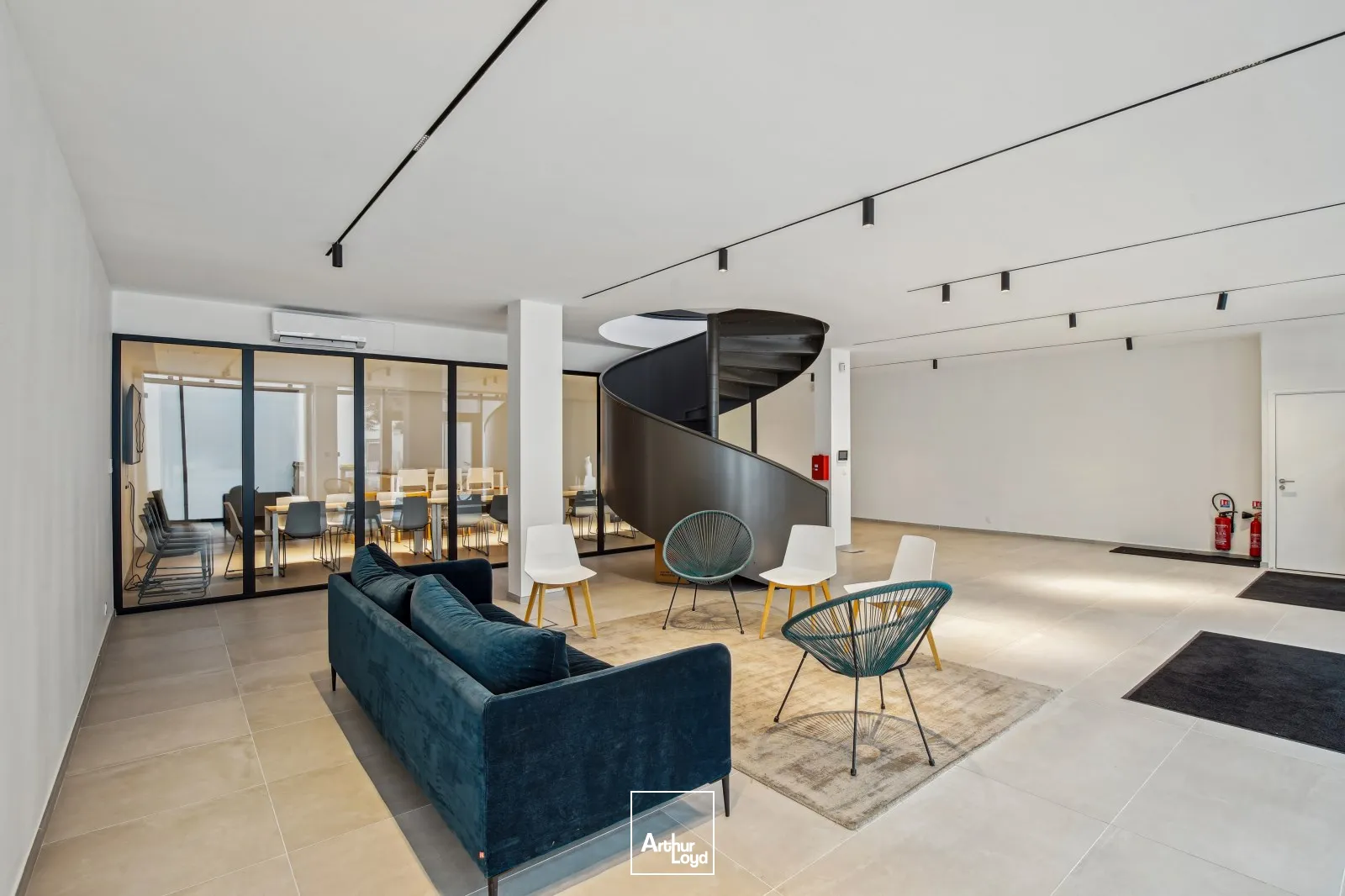 Loft industriel à vendre avec terrasse privative à Courbevoie