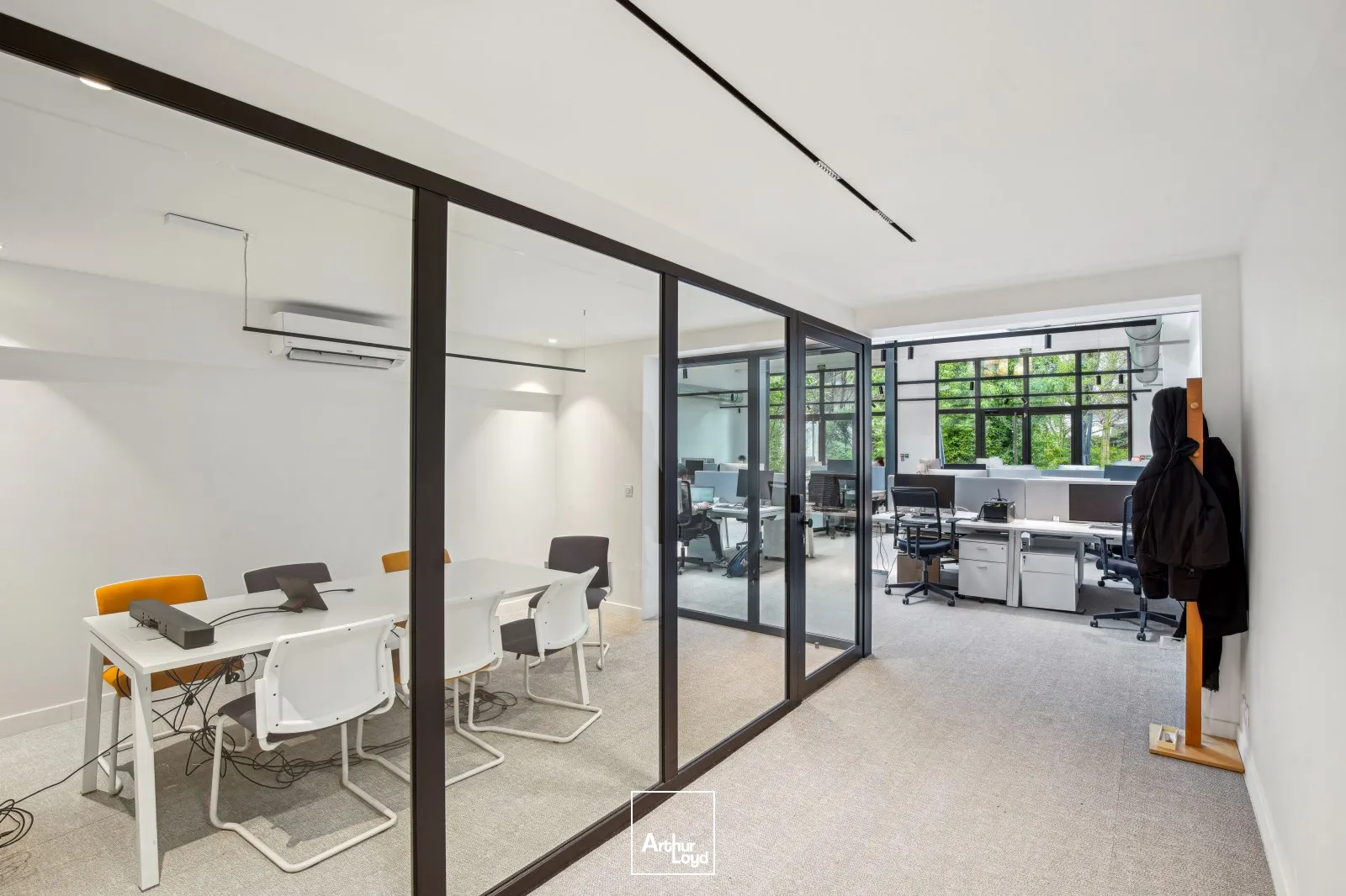 Loft industriel à vendre avec terrasse privative à Courbevoie