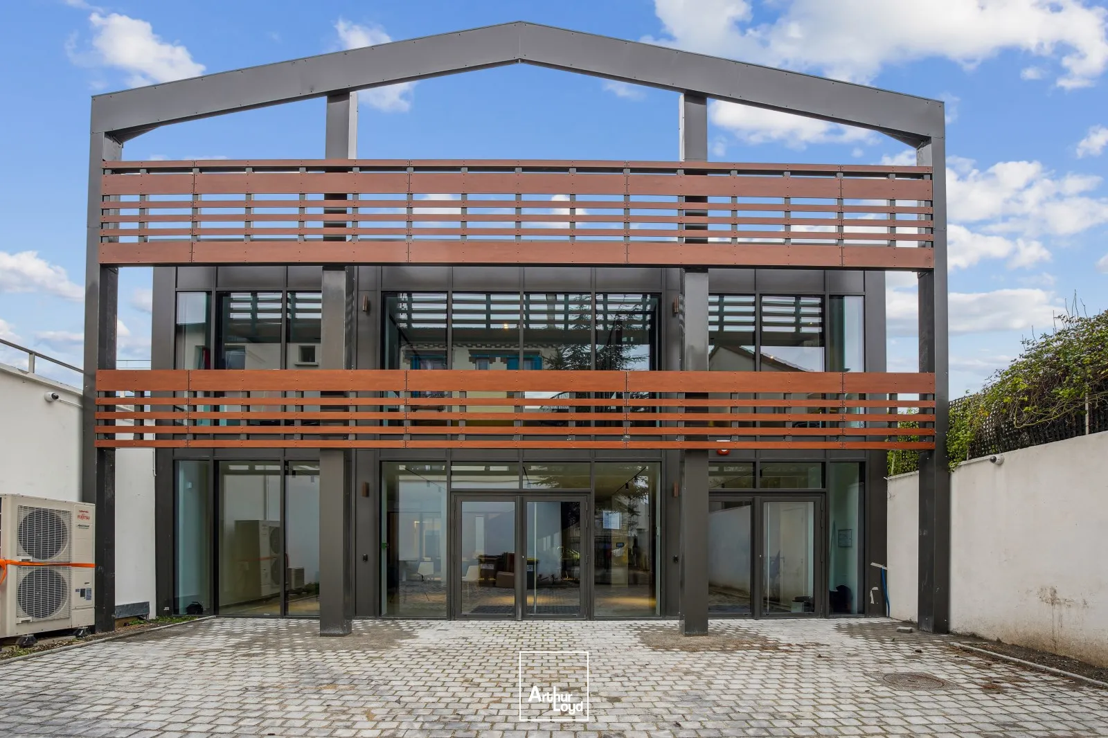 Loft industriel à vendre avec terrasse privative à Courbevoie