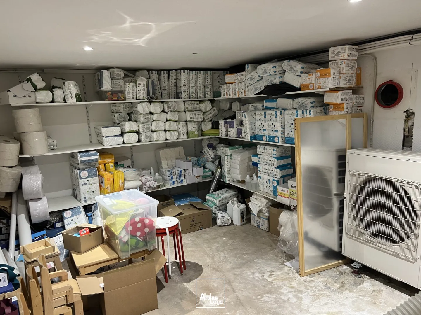 Locaux commerciaux à vendre ou à louer à BOULOGNE BILLANCOURT 92100