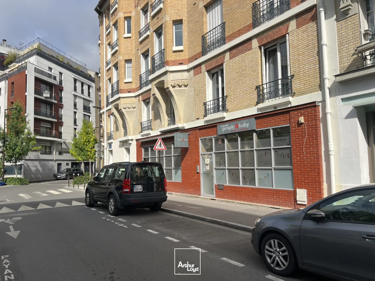 Locaux commerciaux à vendre ou à louer à BOULOGNE BILLANCOURT 92100