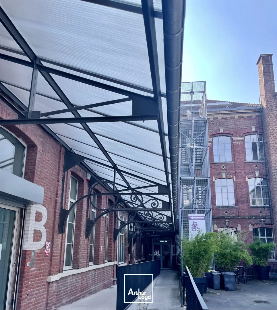 Bureaux lumineux et modulables à louer dans un immeuble sécurisé avec cahet et accessible - Zone Franche de Roubaix