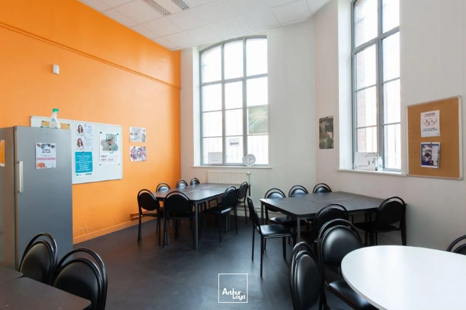 Bureaux lumineux et modulables à louer dans un immeuble sécurisé avec cahet et accessible - Zone Franche de Roubaix