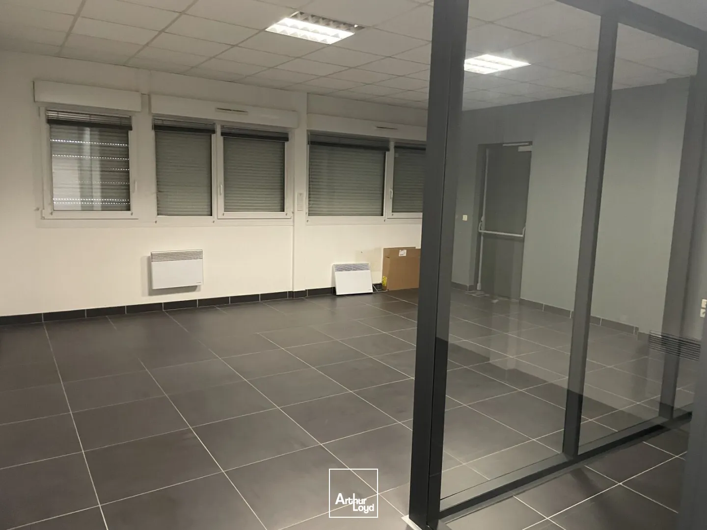 A Louer A vendre Entrepôt Bureaux situés à Maubeuge