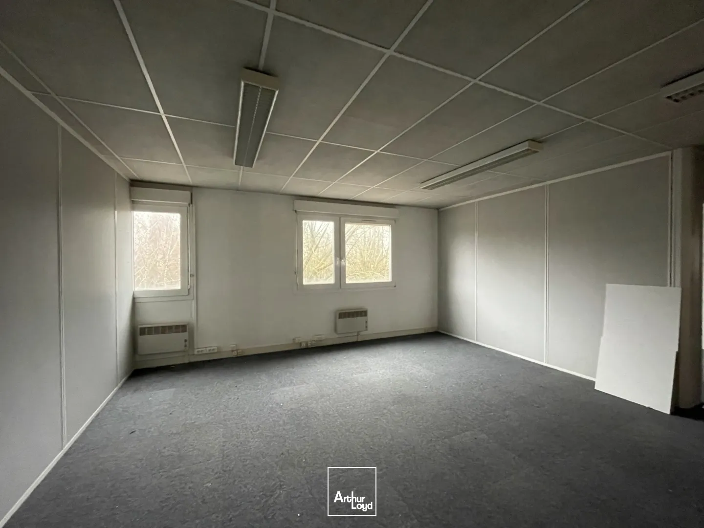 À louer - Bureaux fonctionnels et modulables avec parkings privatifs - Parc d'activités dynamique proche de Lille