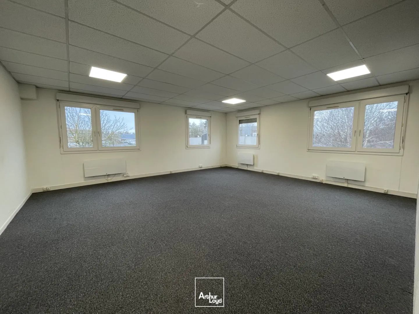 À louer - Bureaux fonctionnels et modulables avec parkings privatifs - Parc d'activités dynamique proche de Lille