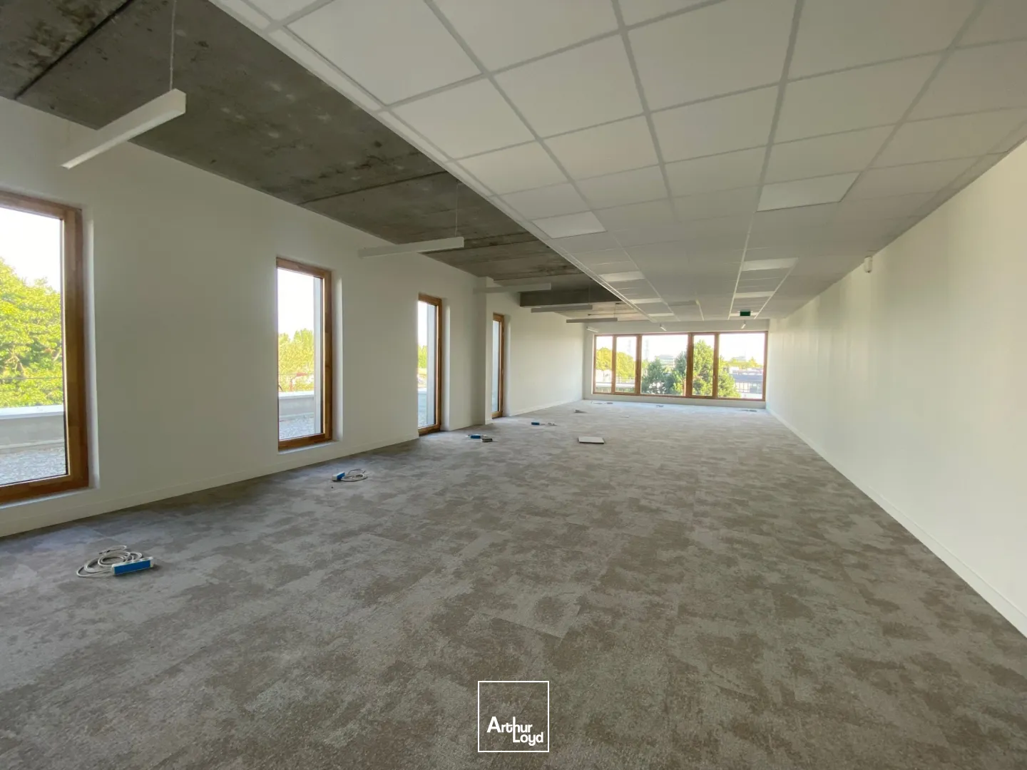 Bureaux à Louer Parc Europe Avec Parkings 