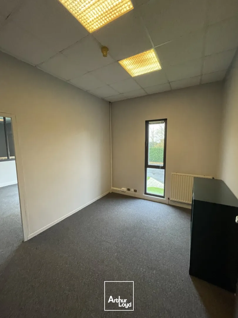 Bureaux de 360 m2 à louer à Templemars